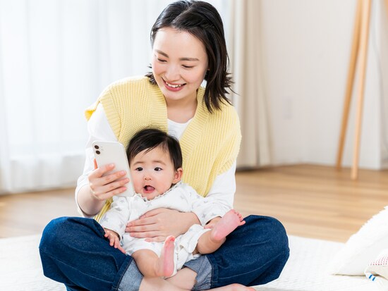 “かわいいわが子”の顔出しSNS投稿、どう思う？「デジタルタトゥー」の完全には消せない怖さ