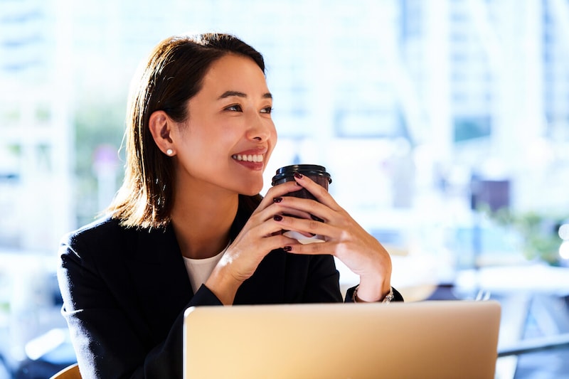 温かい飲み物の効果と危険性……飲みすぎは体に悪いのか？ メリット・デメリット